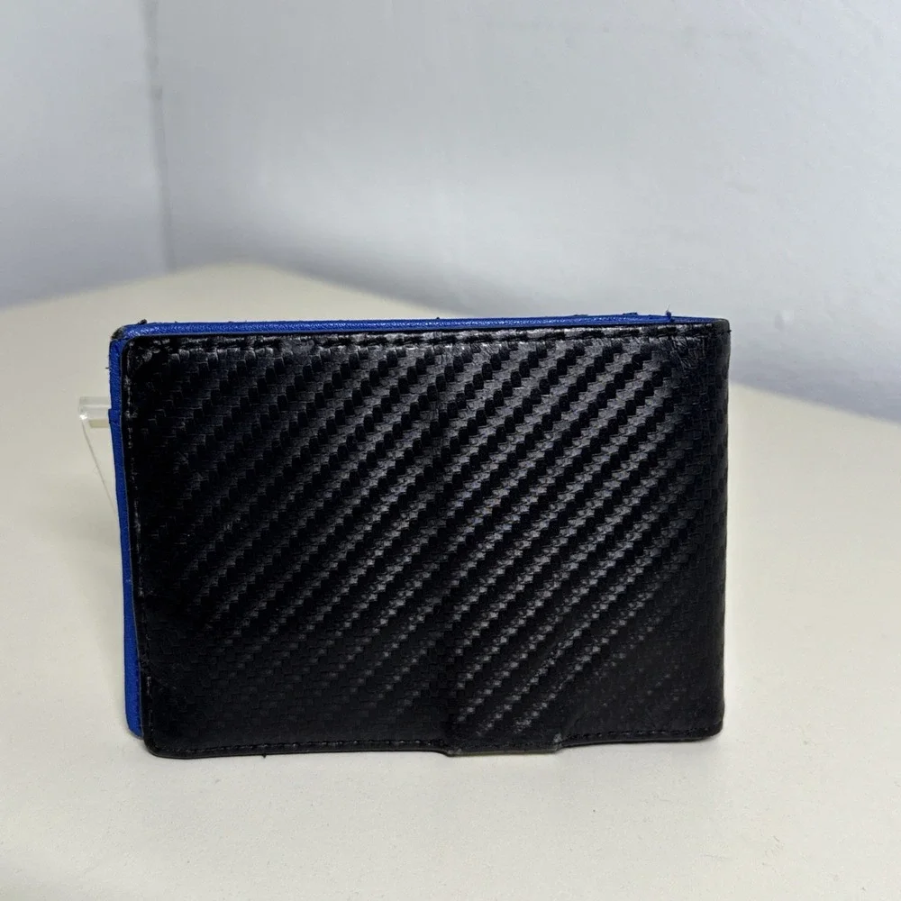 Minimalist Wallet w/RFID Blocking & Money Clip